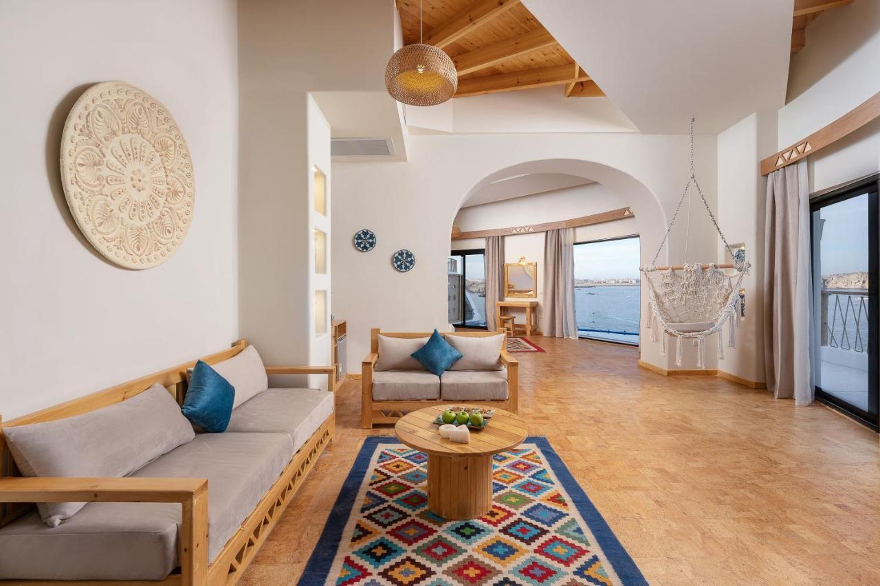 Benben By Dhara Hotels - Adults Only Ασουάν Εξωτερικό φωτογραφία The interior of a suite at the resort