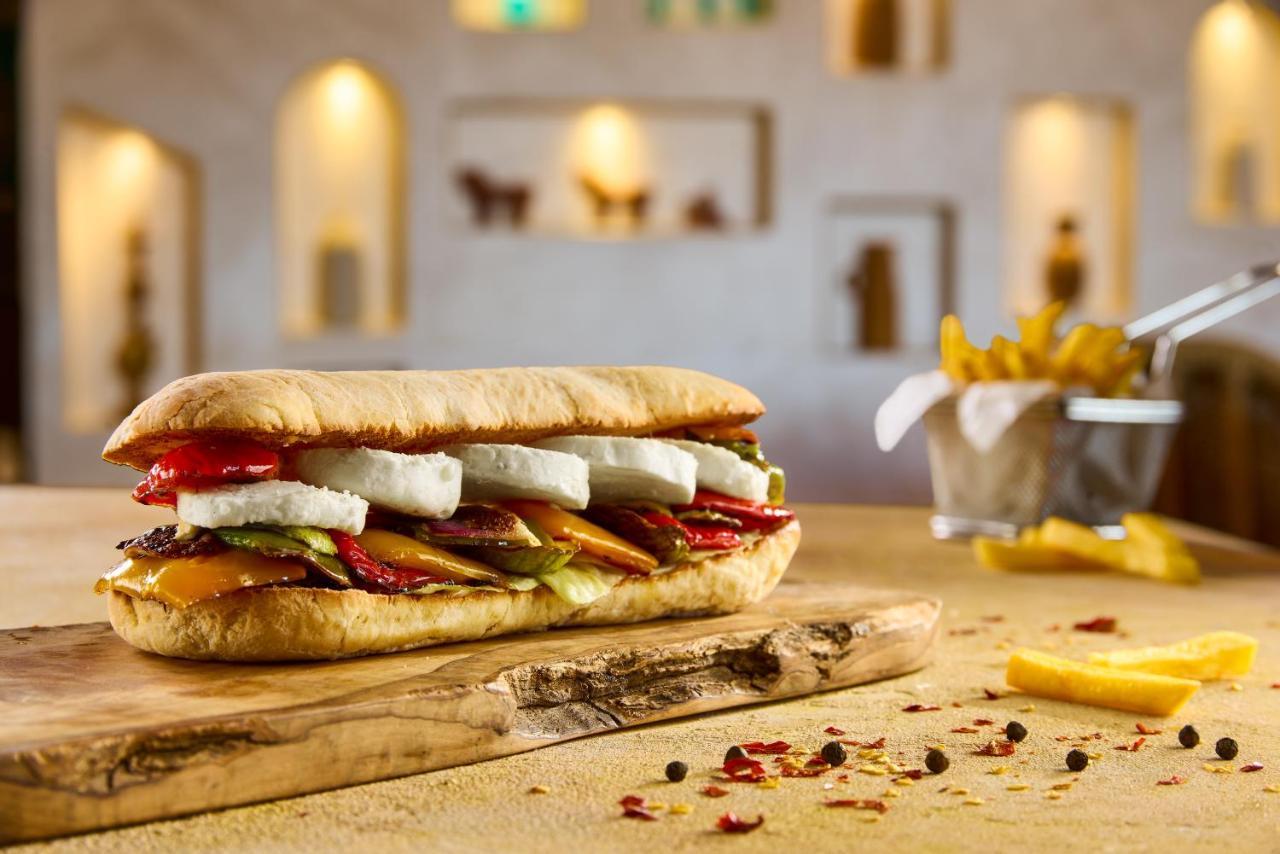 Benben By Dhara Hotels - Adults Only Ασουάν Εξωτερικό φωτογραφία A vegetarian baguette